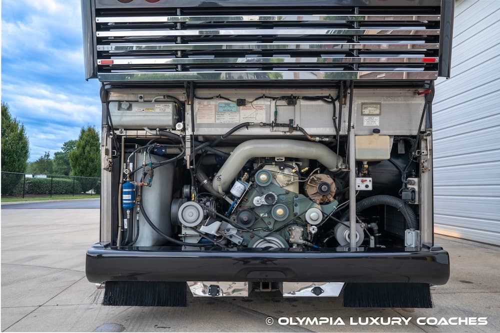 2008 Prevost H3-45 Amadas Motorcoach Conversion - Thumbnail 7 2008 Prevost H3-45 Amadas Motorcoach Conversion - Thumbnail 7