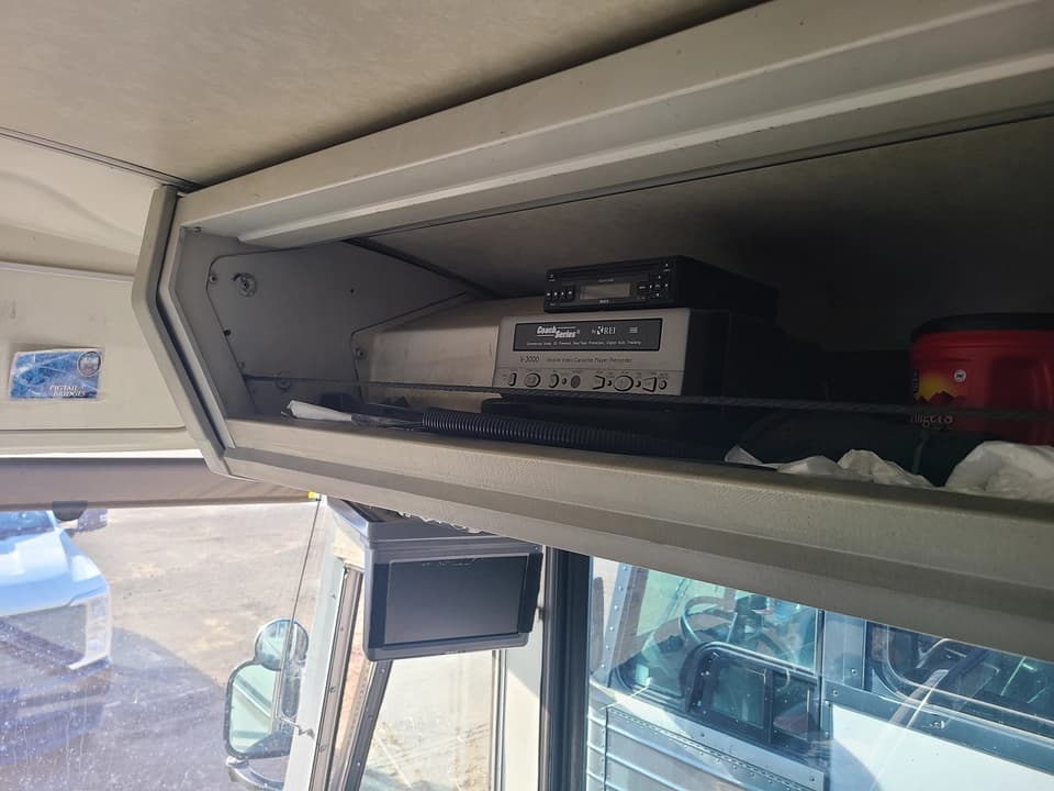 1987 MCI Coach Motor Coaches - Thumbnail 8 1987 MCI Coach Motor Coaches - Thumbnail 8