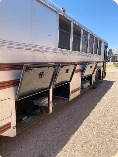 1998 Blue Bird All American Coach - Thumbnail 2 1998 Blue Bird All American Coach - Thumbnail 2