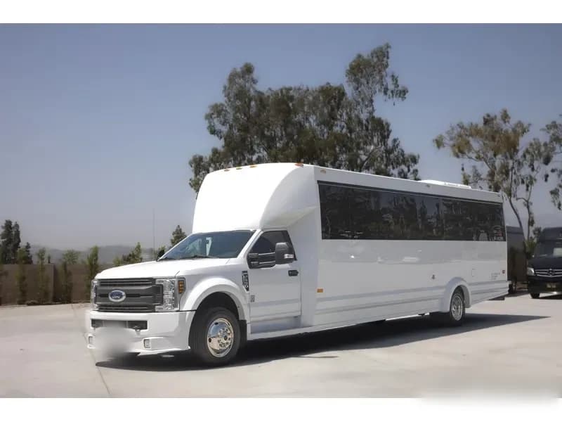 2019 Ford F-550 bus 2019 Ford F-550 bus