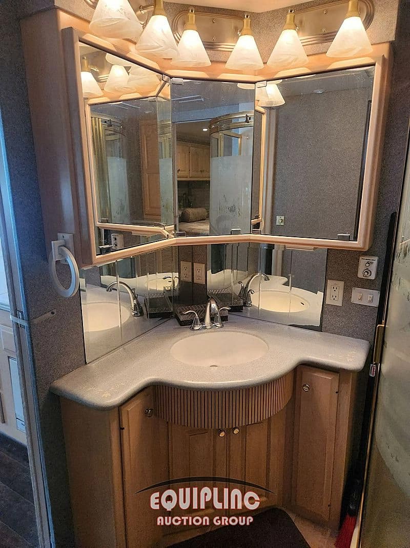 2001 CUMMINS RV - Thumbnail 8 2001 CUMMINS RV - Thumbnail 8