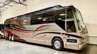 2005 Prevost Parliament H3-45 bus 2005 Prevost Parliament H3-45 bus