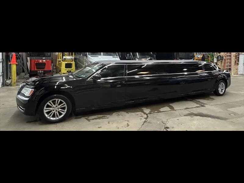 2012 Chrysler 300 bus 2012 Chrysler 300 bus