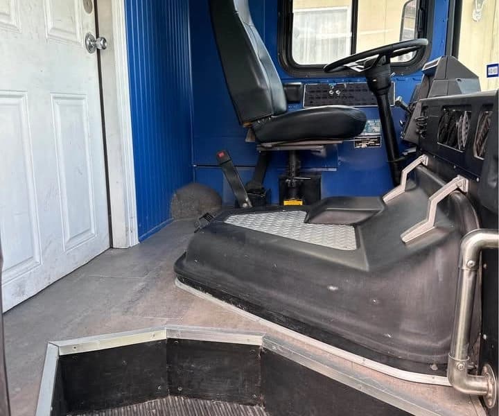 1996 Blue Bird Wanderlodge bu Conversion/Specialty - Thumbnail 13 1996 Blue Bird Wanderlodge bu Conversion/Specialty - Thumbnail 13