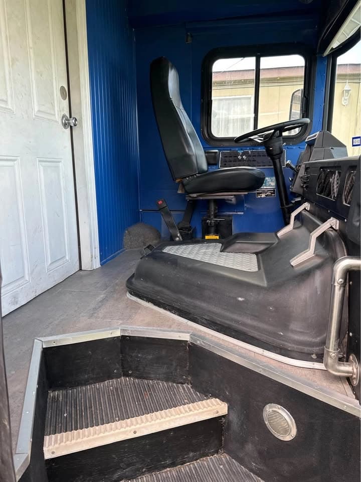 1996 Blue Bird Wanderlodge bu Conversion/Specialty - Thumbnail 9 1996 Blue Bird Wanderlodge bu Conversion/Specialty - Thumbnail 9