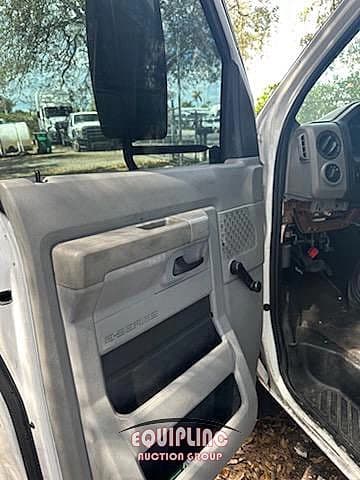 2013 Ford E350 Shuttle Bus - Thumbnail 3 2013 Ford E350 Shuttle Bus - Thumbnail 3