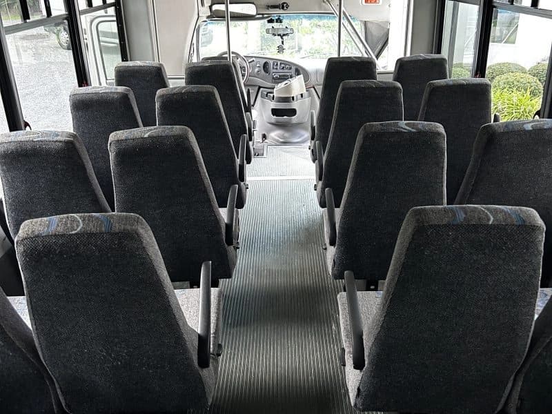 2006 Ford Starcraft E-450 Shuttle Bus - Thumbnail 9 2006 Ford Starcraft E-450 Shuttle Bus - Thumbnail 9