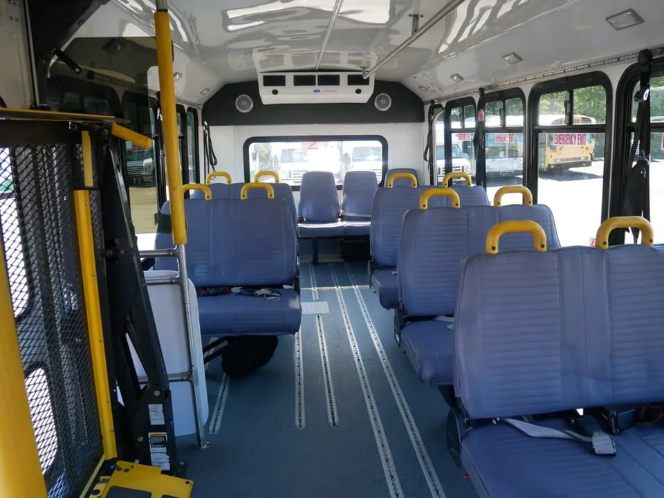 2014 ElDorado Aerotech Shuttle Bus - Thumbnail 7 2014 ElDorado Aerotech Shuttle Bus - Thumbnail 7