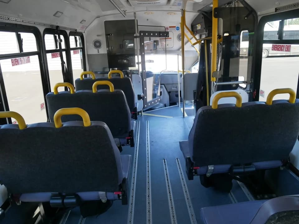 2014 ElDorado Aerotech Shuttle Bus - Thumbnail 9 2014 ElDorado Aerotech Shuttle Bus - Thumbnail 9