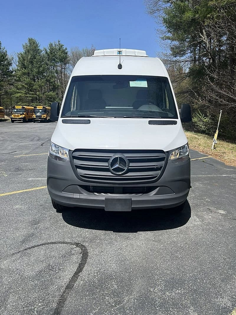 2023 Mercedes Sprinter Van - Thumbnail 2 2023 Mercedes Sprinter Van - Thumbnail 2