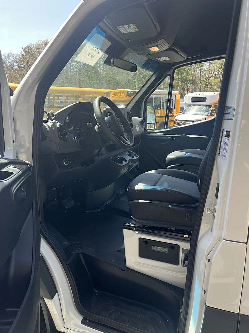 2023 Mercedes Sprinter Van - Thumbnail 4 2023 Mercedes Sprinter Van - Thumbnail 4