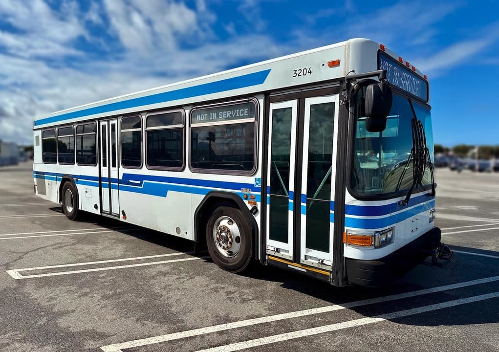 2011 Gillig G27B102N4 bus 2011 Gillig G27B102N4 bus