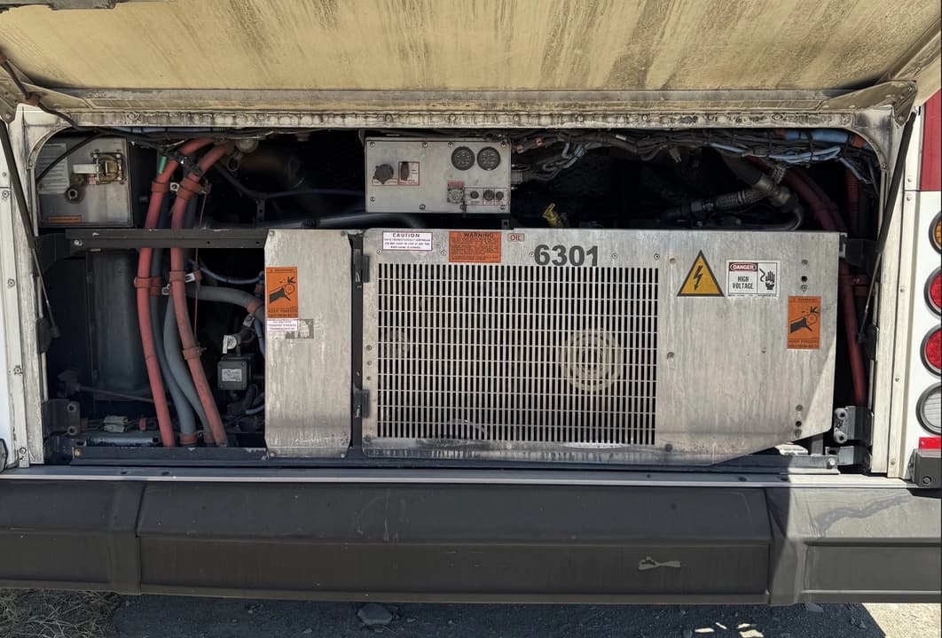 2007 Gillig G19B102N4 - Thumbnail 4 2007 Gillig G19B102N4 - Thumbnail 4