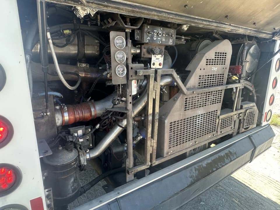 2005 New Flyer D40LF - Thumbnail 4 2005 New Flyer D40LF - Thumbnail 4