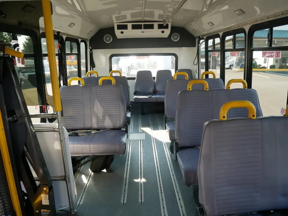 2014 ElDorado Aerotech Shuttle Bus - Thumbnail 7 2014 ElDorado Aerotech Shuttle Bus - Thumbnail 7