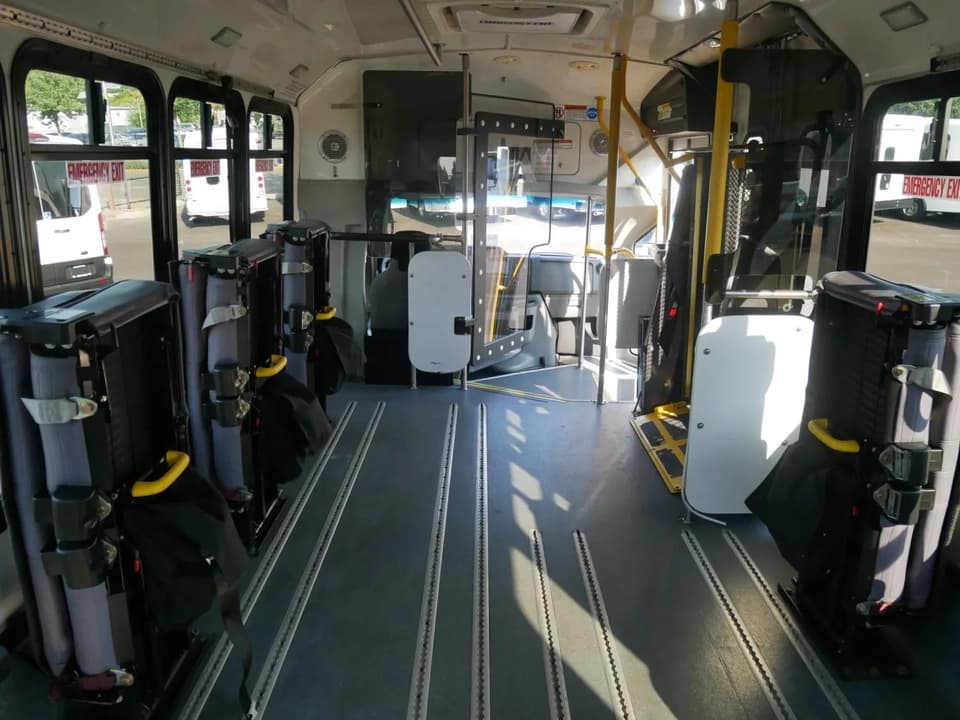 2014 ElDorado Aerotech Shuttle Bus - Thumbnail 8 2014 ElDorado Aerotech Shuttle Bus - Thumbnail 8