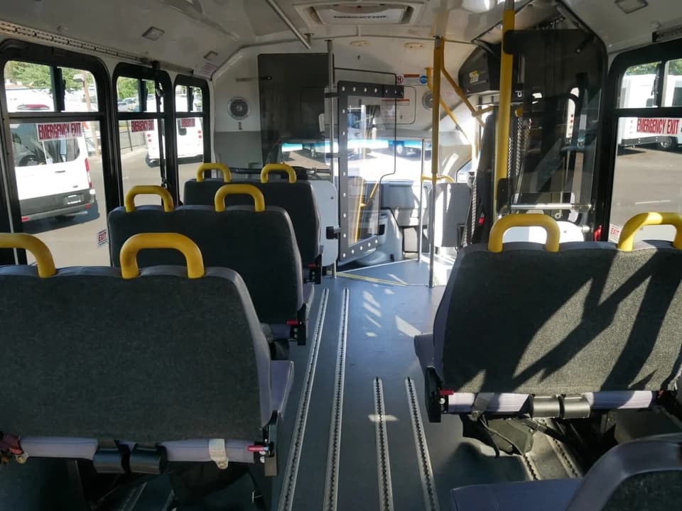 2014 ElDorado Aerotech Shuttle Bus - Thumbnail 9 2014 ElDorado Aerotech Shuttle Bus - Thumbnail 9