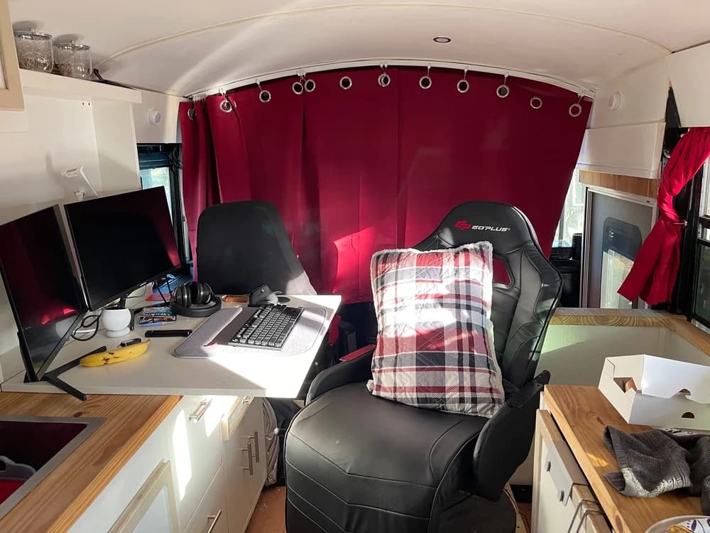 2005 Freighterliner Thomas - Thumbnail 6 2005 Freighterliner Thomas - Thumbnail 6