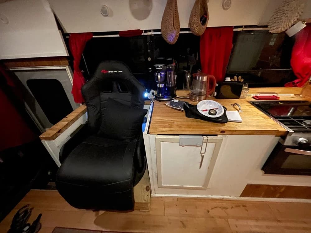 2005 Freighterliner Thomas - Thumbnail 2 2005 Freighterliner Thomas - Thumbnail 2