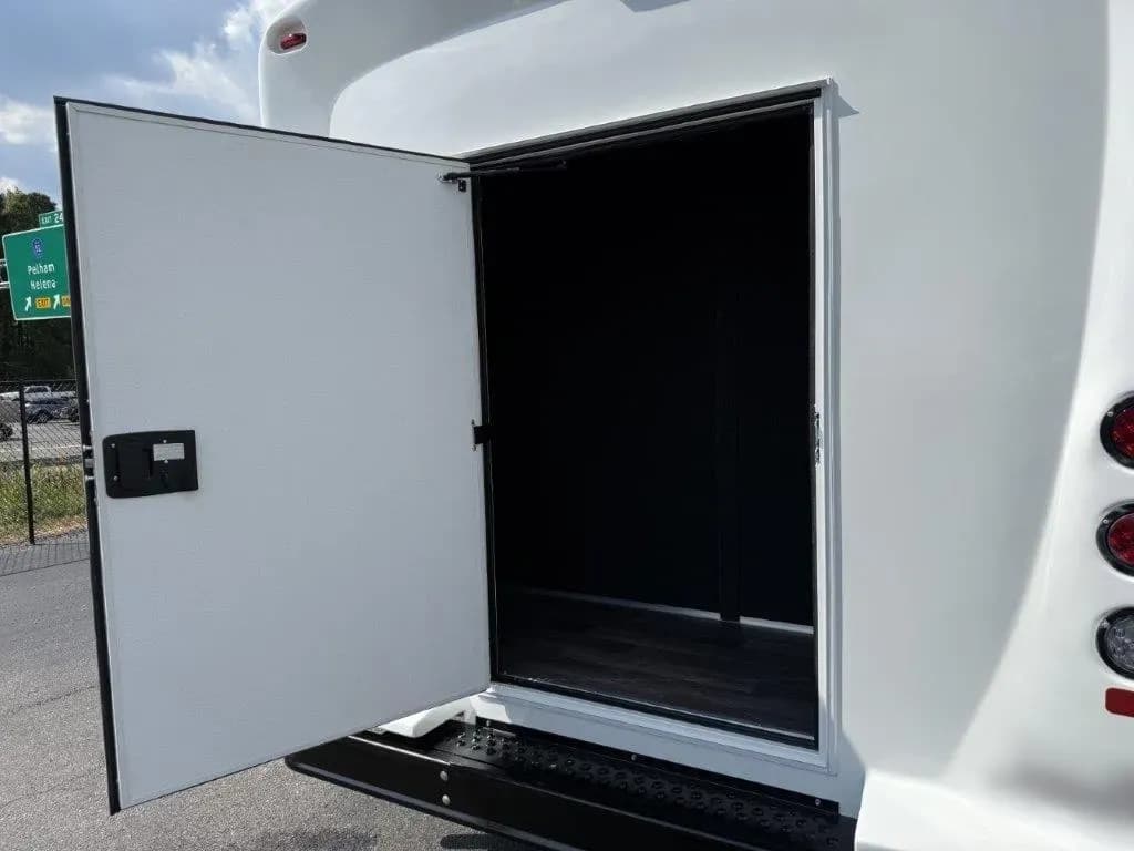 2026 Ford E450 Starcraft Allstar Non-CDL Shuttle Bus - Image 3 2026 Ford E450 Starcraft Allstar Non-CDL Shuttle Bus - Image 3