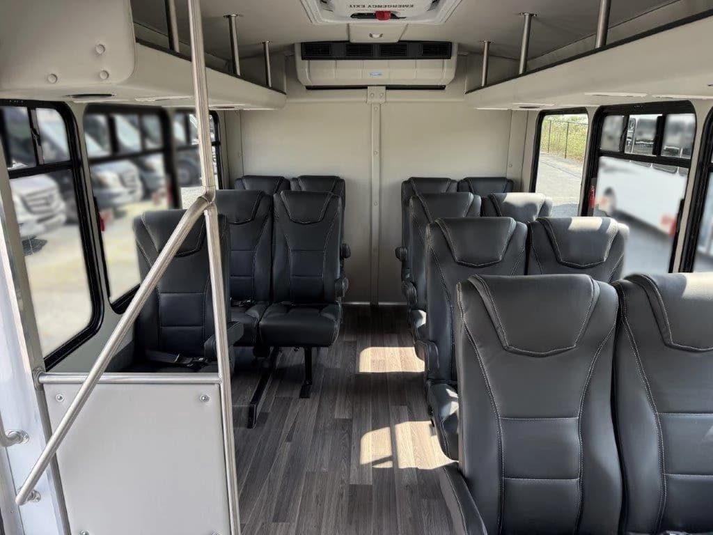 2026 Ford E450 Starcraft Allstar Non-CDL Shuttle Bus - Image 4 2026 Ford E450 Starcraft Allstar Non-CDL Shuttle Bus - Image 4