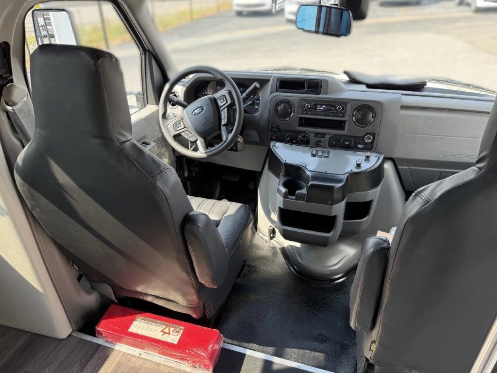 2026 Ford E450 Starcraft Allstar Non-CDL Shuttle Bus - Image 7 2026 Ford E450 Starcraft Allstar Non-CDL Shuttle Bus - Image 7