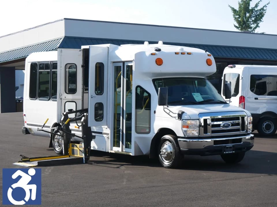 2014 ElDorado Aerotech bus 2014 ElDorado Aerotech bus