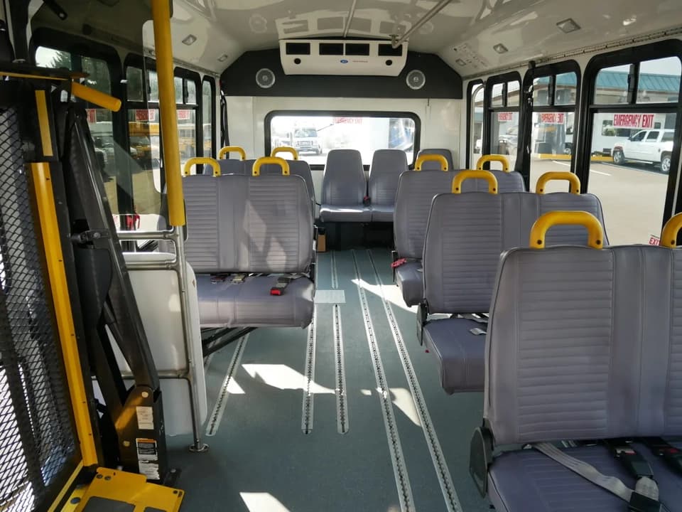 2014 ElDorado Aerotech Shuttle Bus - Thumbnail 7 2014 ElDorado Aerotech Shuttle Bus - Thumbnail 7