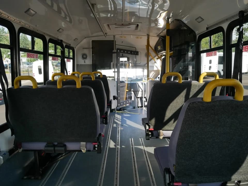 2014 ElDorado Aerotech Shuttle Bus - Thumbnail 9 2014 ElDorado Aerotech Shuttle Bus - Thumbnail 9