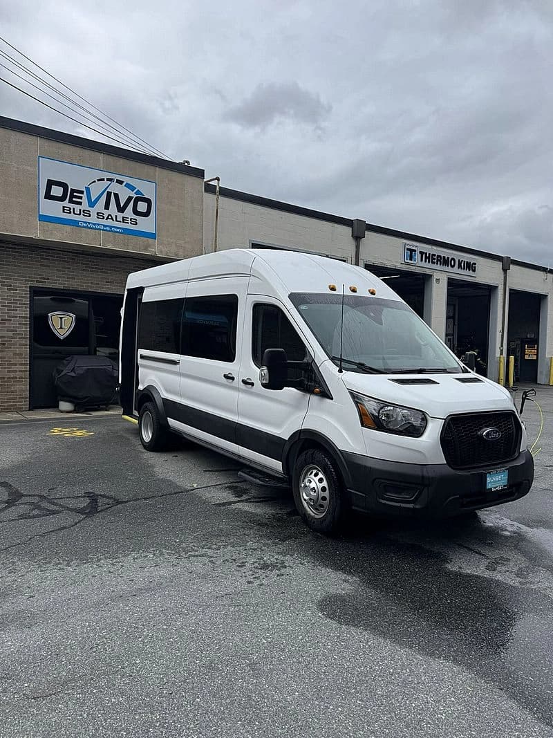2023 Ford Transit bus 2023 Ford Transit bus