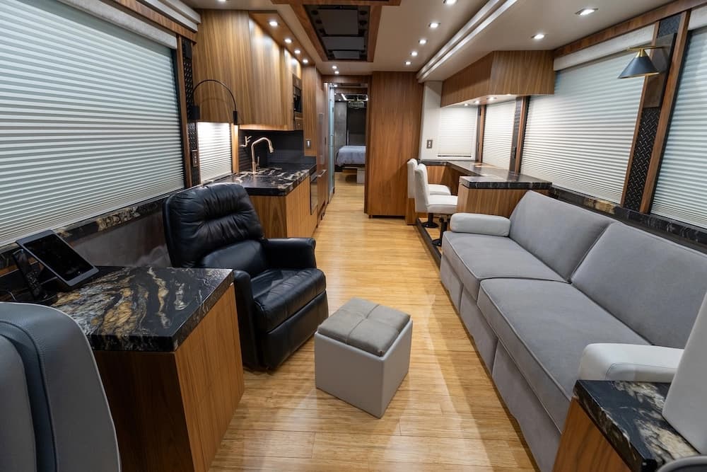 2022 Prevost Millennium X3 Motorhome - Thumbnail 14 2022 Prevost Millennium X3 Motorhome - Thumbnail 14