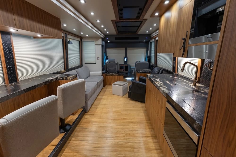 2022 Prevost Millennium X3 Motorhome - Thumbnail 21 2022 Prevost Millennium X3 Motorhome - Thumbnail 21