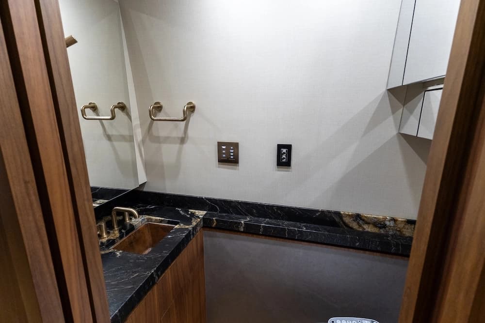 2022 Prevost Millennium X3 Motorhome - Thumbnail 22 2022 Prevost Millennium X3 Motorhome - Thumbnail 22