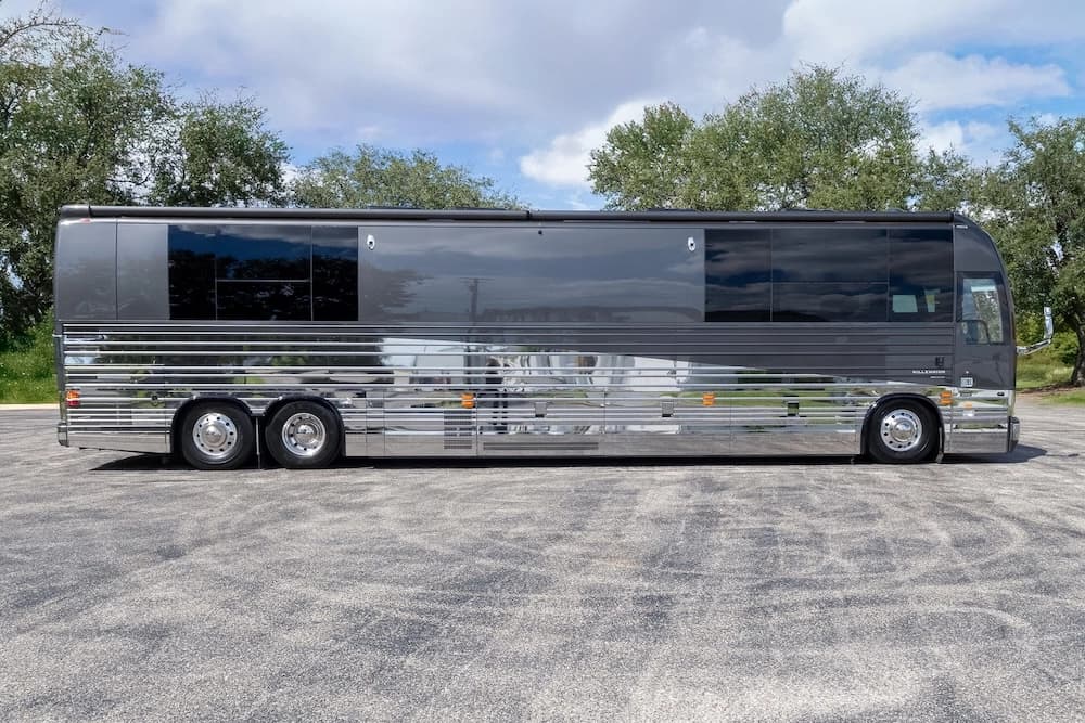 2022 Prevost Millennium X3 Motorhome - Thumbnail 4 2022 Prevost Millennium X3 Motorhome - Thumbnail 4