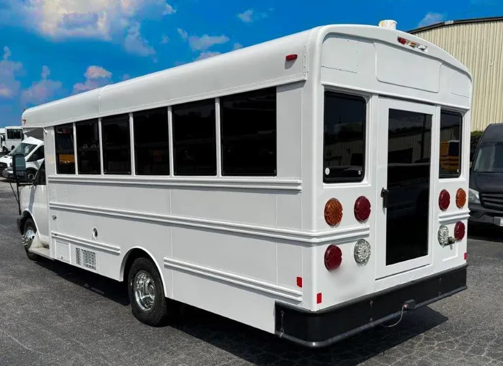 2018 Collins MFSAB Shuttle Bus - Thumbnail 3 2018 Collins MFSAB Shuttle Bus - Thumbnail 3