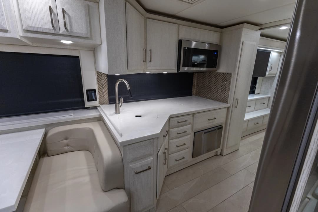 2024 Newmar New Aire Motorhome - Thumbnail 18 2024 Newmar New Aire Motorhome - Thumbnail 18
