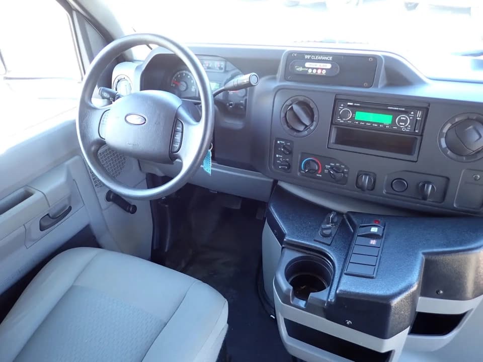 2016 Goshen Impulse Shuttle Bus - Thumbnail 9 2016 Goshen Impulse Shuttle Bus - Thumbnail 9