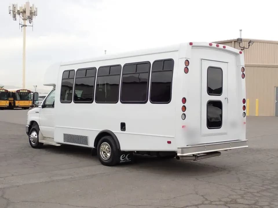 2021 Elkhart Coach EC II ADA Shuttle Bus - Thumbnail 4 2021 Elkhart Coach EC II ADA Shuttle Bus - Thumbnail 4