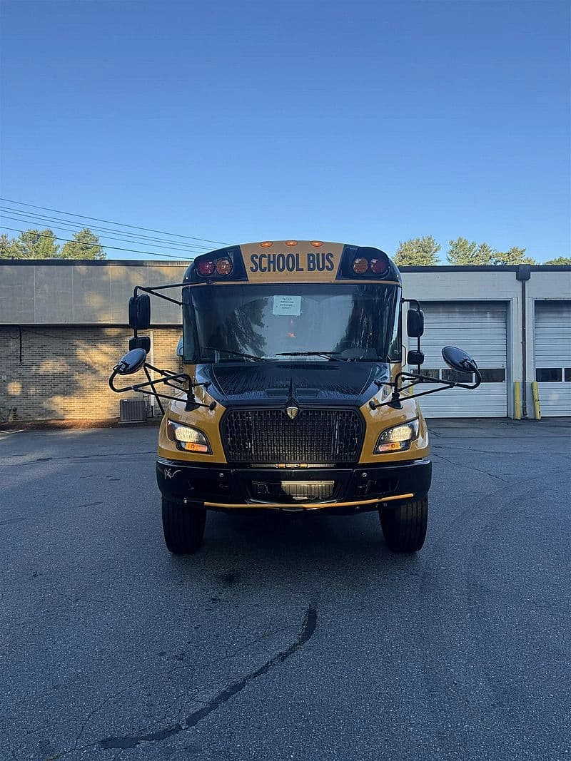 2026 IC CE Cutaway School Bus - Thumbnail 2 2026 IC CE Cutaway School Bus - Thumbnail 2
