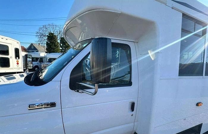 2016 Ford E450 Non-CDL ADA Shuttle Bus - Thumbnail 2 2016 Ford E450 Non-CDL ADA Shuttle Bus - Thumbnail 2