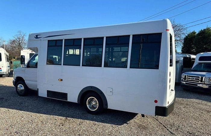 2016 Ford E450 Non-CDL ADA Shuttle Bus - Thumbnail 3 2016 Ford E450 Non-CDL ADA Shuttle Bus - Thumbnail 3