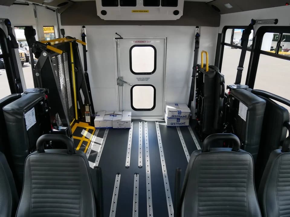 2023 Ford E450 Endera ADA Shuttle Bus - Thumbnail 6 2023 Ford E450 Endera ADA Shuttle Bus - Thumbnail 6