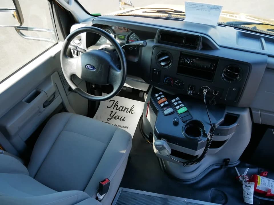 2016 Ford E450 Girardin Mini School Bus - Thumbnail 5 2016 Ford E450 Girardin Mini School Bus - Thumbnail 5