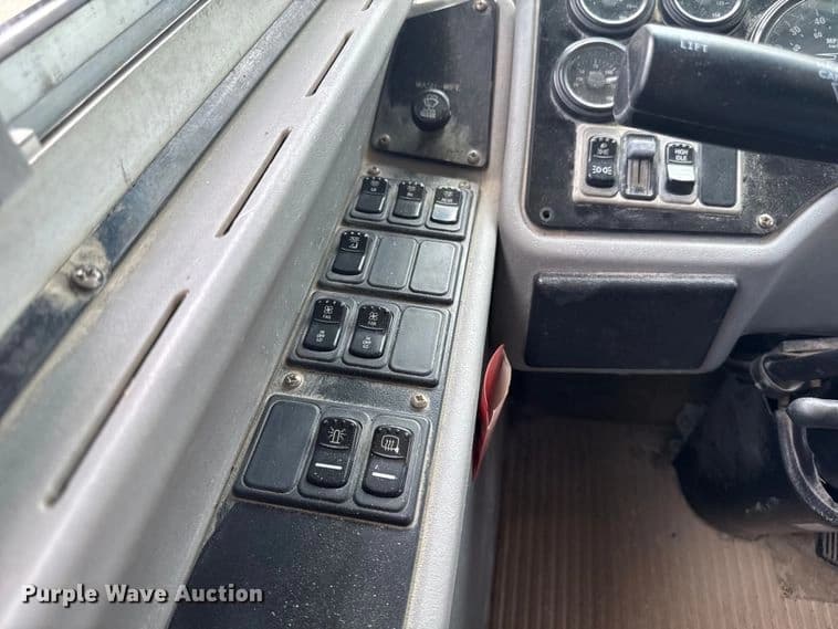 2013 Blue Bird All American school bus School Bus - Thumbnail 45 2013 Blue Bird All American school bus School Bus - Thumbnail 45