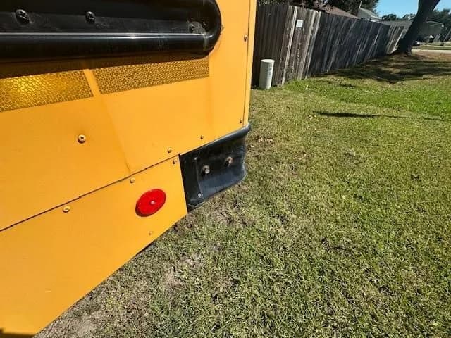 2011 Thomas Saf-T-Liner C2 - Thumbnail 19 2011 Thomas Saf-T-Liner C2 - Thumbnail 19