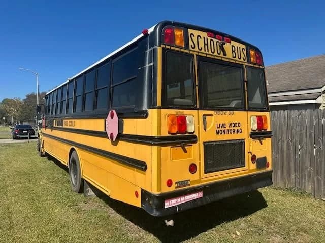 2011 Thomas Saf-T-Liner C2 - Thumbnail 4 2011 Thomas Saf-T-Liner C2 - Thumbnail 4