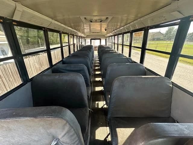 2011 Thomas Saf-T-Liner C2 - Thumbnail 8 2011 Thomas Saf-T-Liner C2 - Thumbnail 8