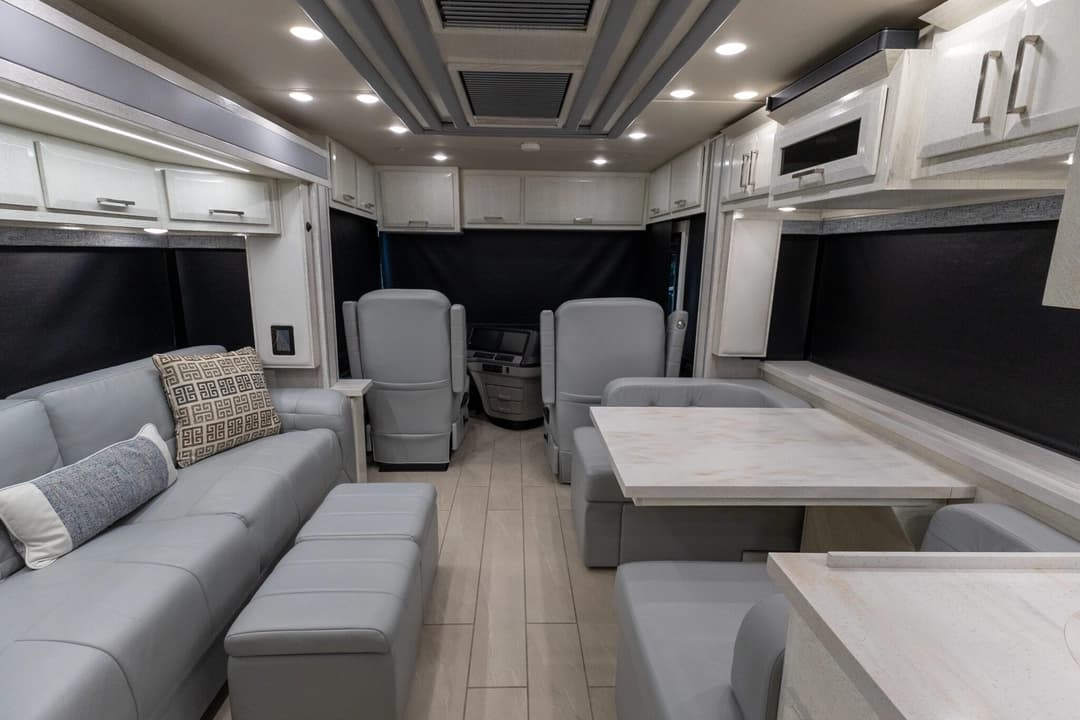 2022 Newmar New Aire 3543 Motorhome - Image 20 2022 Newmar New Aire 3543 Motorhome - Image 20