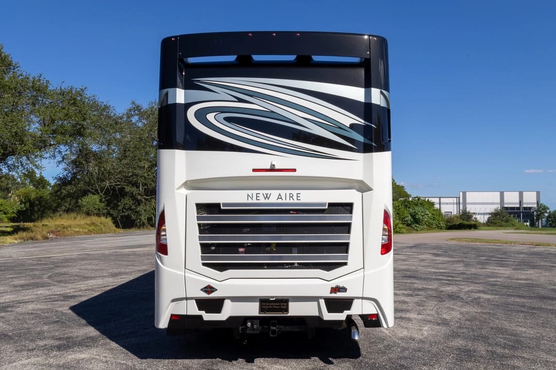 2022 Newmar New Aire 3543 Motorhome - Image 6 2022 Newmar New Aire 3543 Motorhome - Image 6