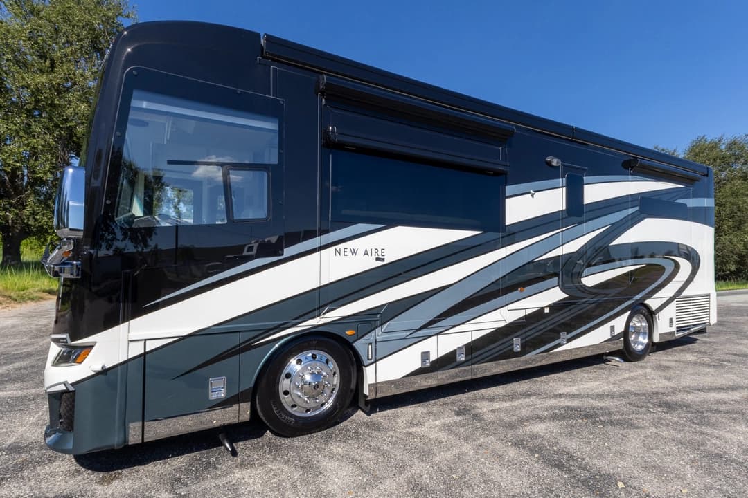 2022 Newmar New Aire 3543 Motorhome - Image 10 2022 Newmar New Aire 3543 Motorhome - Image 10